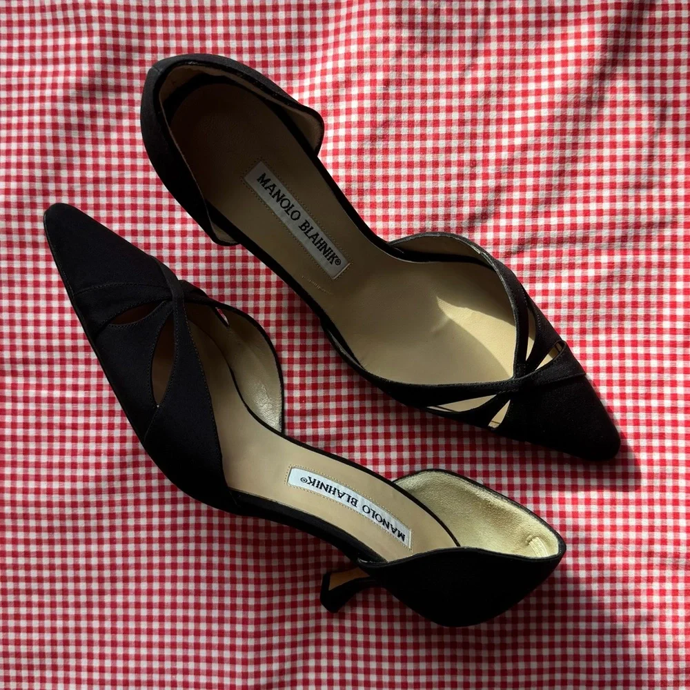 Manolo Blahnik Black Satin D'Orsay Pumps/Kitten Heels - Picture 8 of 8